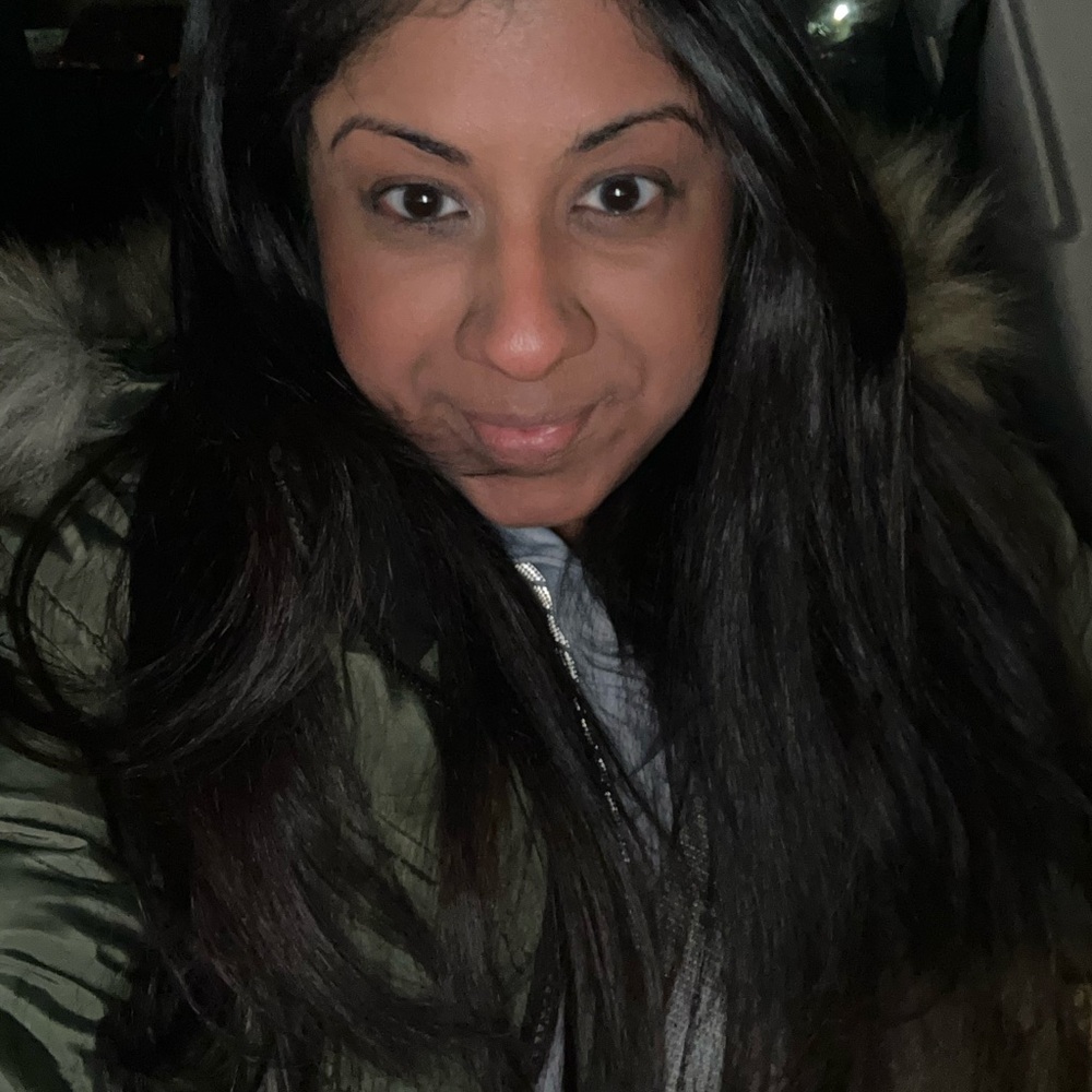 Meet your Posher, Sabina